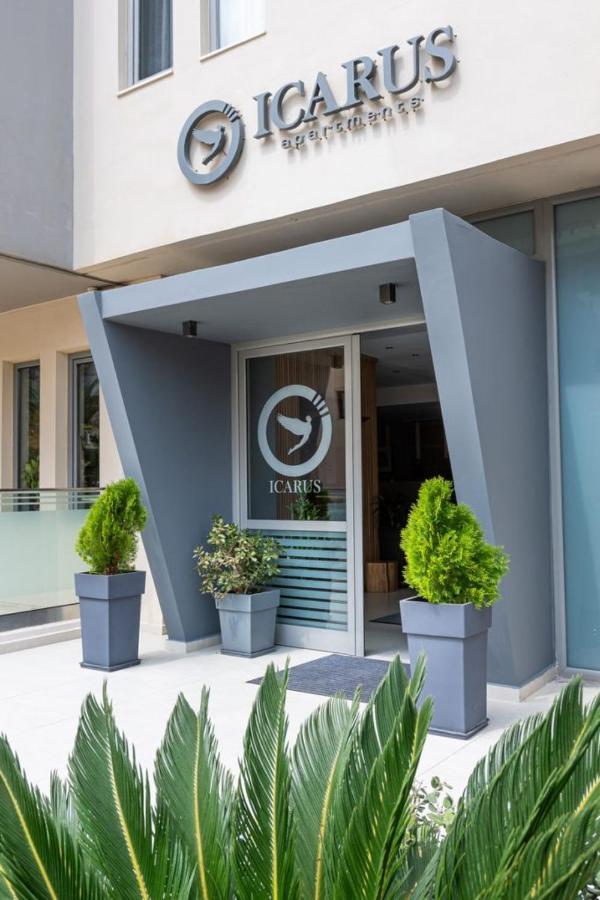 Hotel Icarus & By 