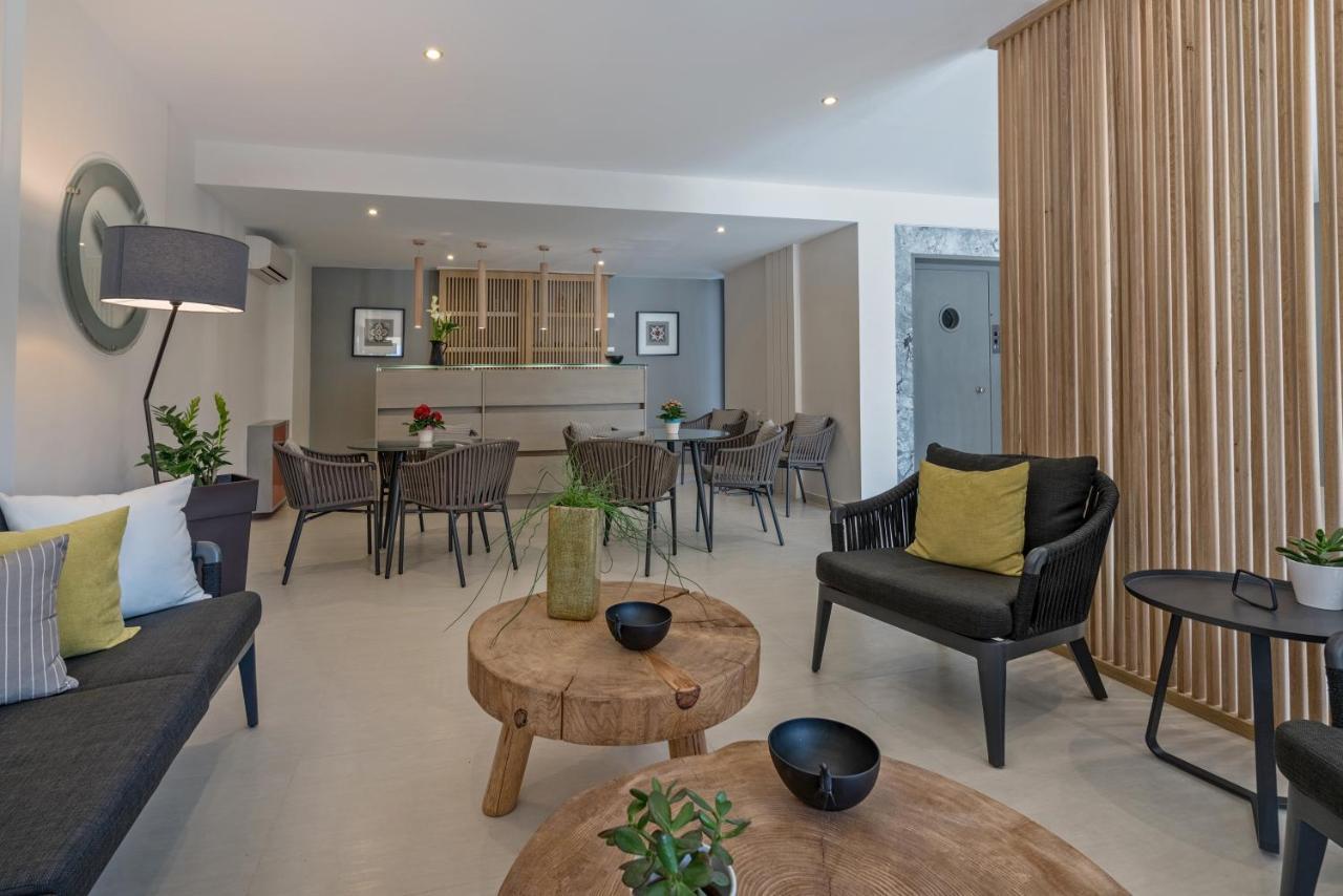 Hotel Icarus & By 
