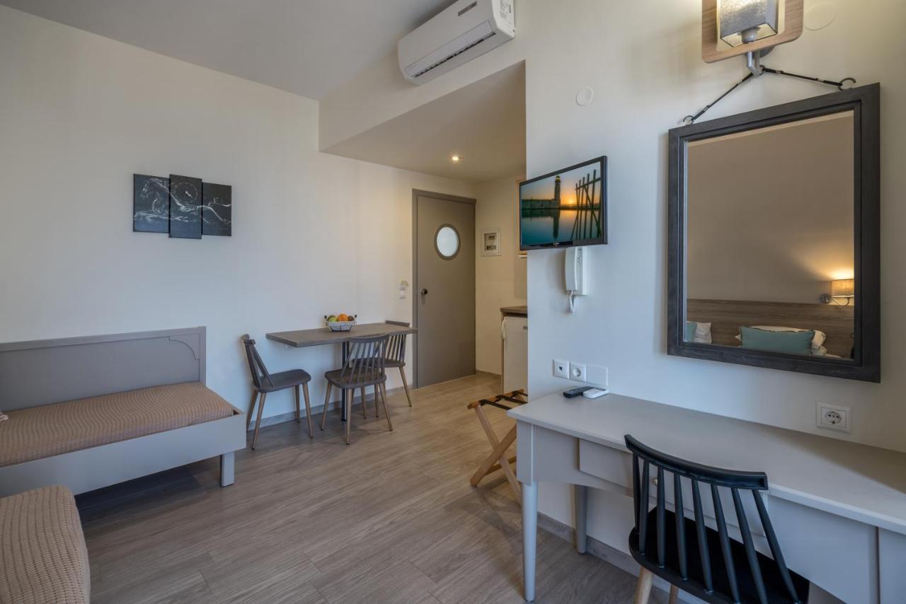Hotel Icarus & By 