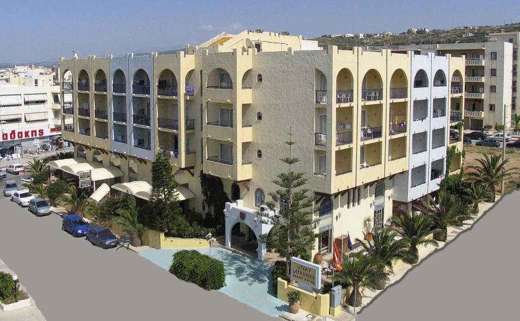 Hotel Icarus & By 