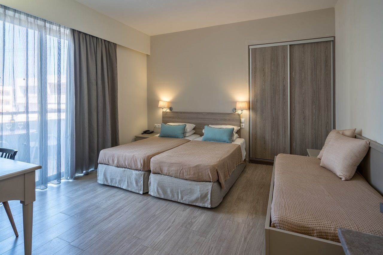 Hotel Icarus & By 